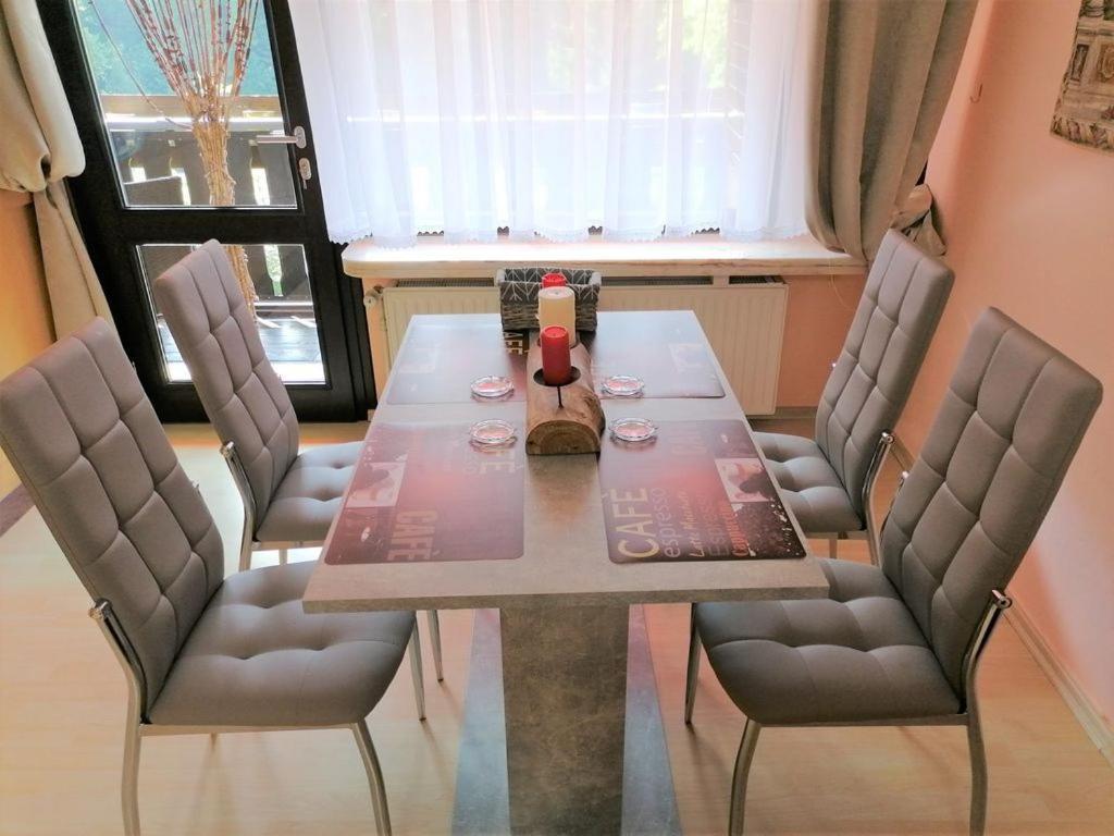 Top Ferienwohnung Mit Tiefgaragenstellplatz, Auch Fuer Laengere Aufenthalte Sasbachwalden Esterno foto